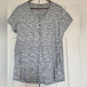 Kuhl Women's Heather Gray Short Sleeve Henley Top Size XL